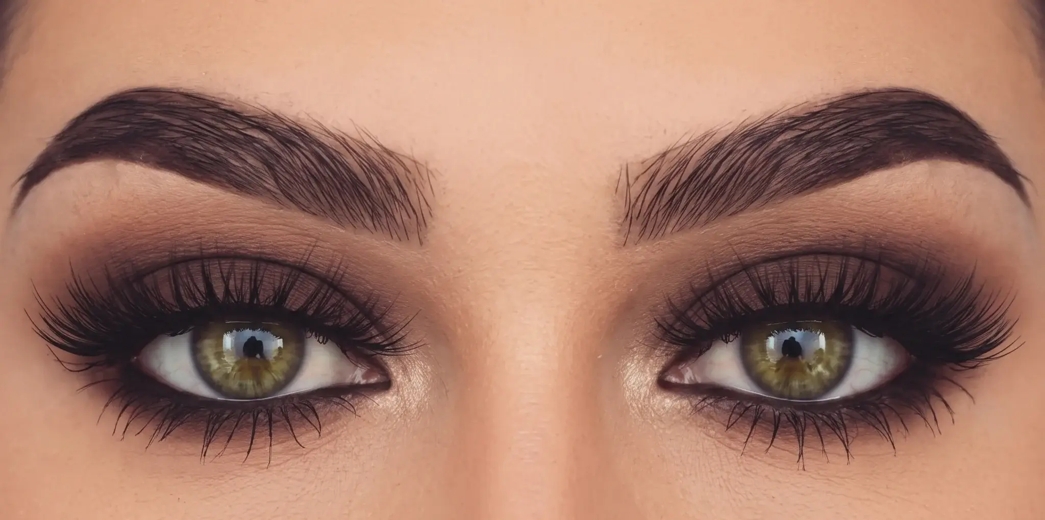 Chocolate Brown Eyeshadow with green eyes